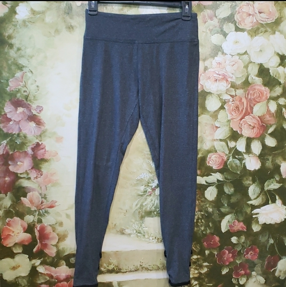 2/$10 Victoria's Secret Sz S leggings